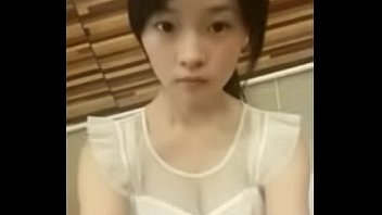 Em Gái Trung Quốc Dễ Thương Uốn éo Quyến Rũ Trước Webcam