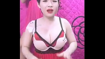 Cực Phẩm Hot Girl Việt Lộ Hàng Nóng Bỏng Mắt Khi Livestream